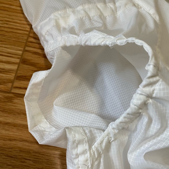 Eddie Bauer brand ladies windbreaker - Picture 5 of 8